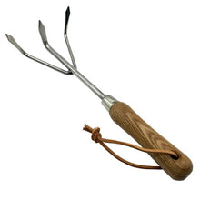 Load image into Gallery viewer, ICAN CLASSIC ASHWOOD &amp; STAINLESS STEEL SHORT HANDLE CULTIVATOR
