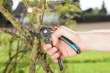 Load image into Gallery viewer, GARDENA SECATEURS BLACK ANVIL
