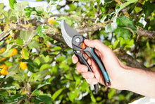 Load image into Gallery viewer, GARDENA SECATEURS BLACK BYPASS
