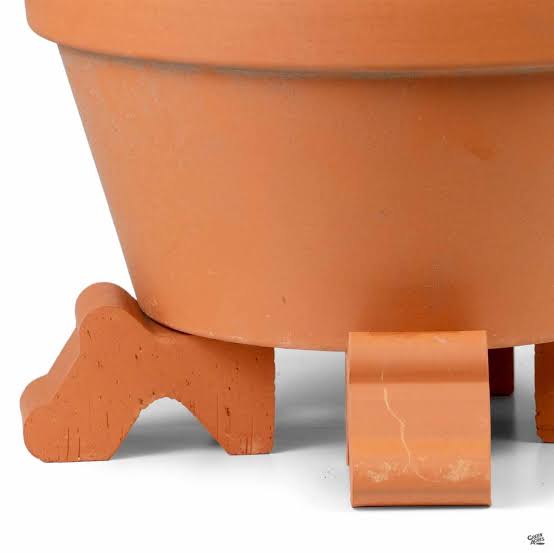 TERRACOTTA POT FOOT 4CM